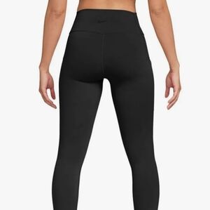 Nike Dri-fit high  Rise legging  black in size small made in jordan